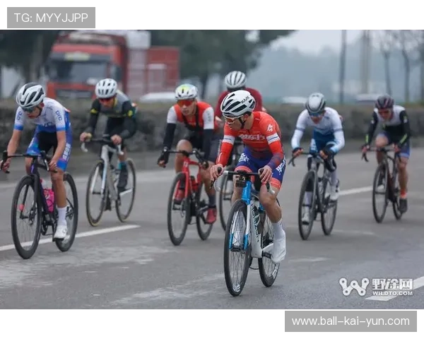 自行车赛选手利用地形策略获巨大优势